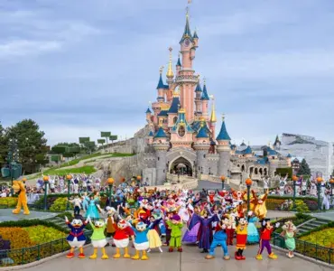 Disneyland Park, parque temático con atracciones icónicas