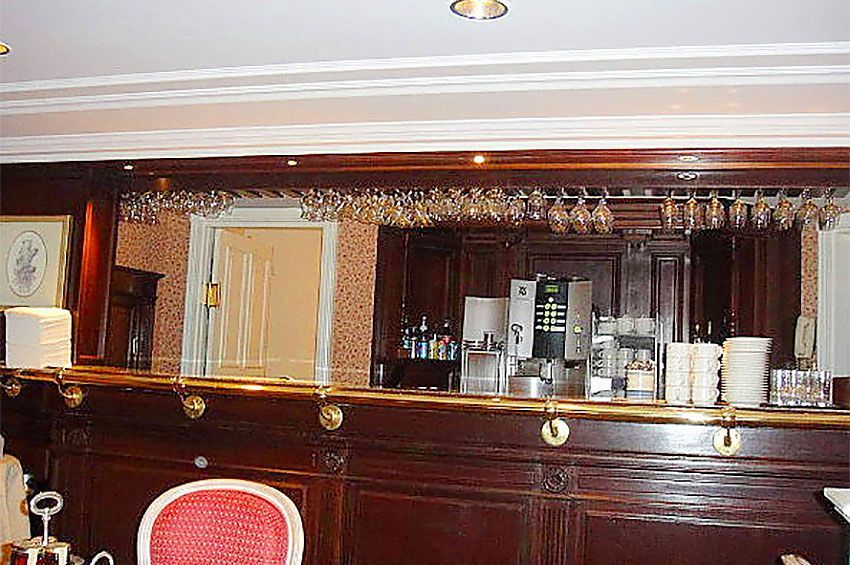 Bar exclusivo del Castle Lounge en el Disneyland Hotel