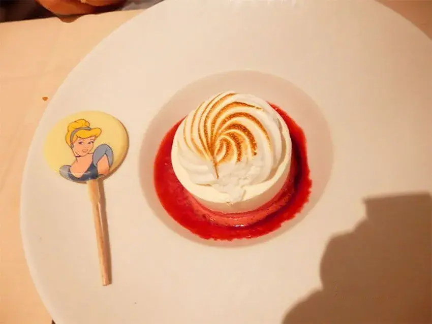 Encuentro con las Princesas Disney en la mesa