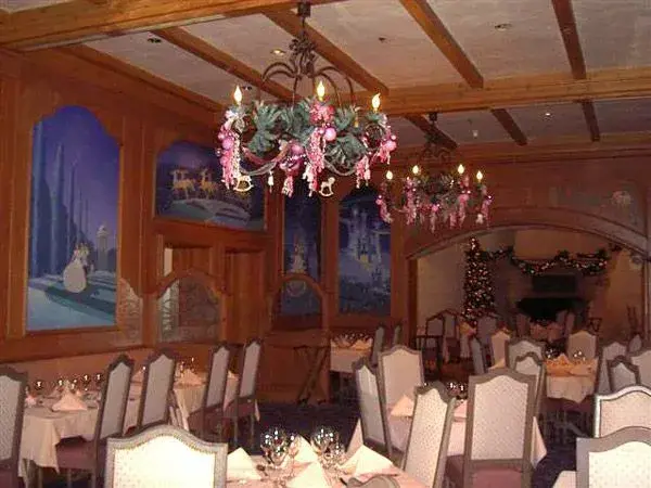Auberge de Cendrillon - Patio exterior del restaurante