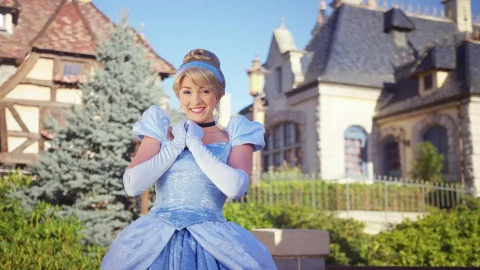 Encuentro con Princesas Disney en Disneyland Paris | Conoce a Cenicienta, Ariel y más